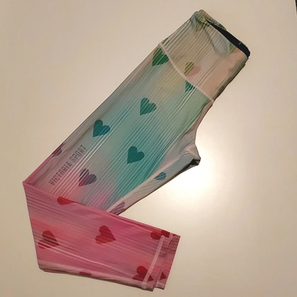 🌈OFFER💕Victoria's Secret VICTORIA SPORT Knockout Ombre Rainbow Heart Leggings - Picture 4 of 10